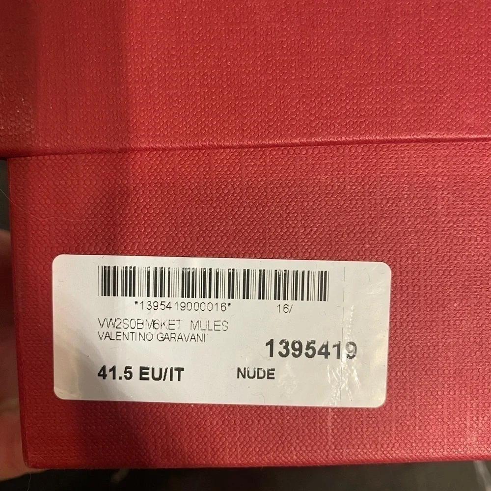 Valentino Garavani Leather Oversized Rockstud Mules 65 nude/blush color - Picture 5 of 15